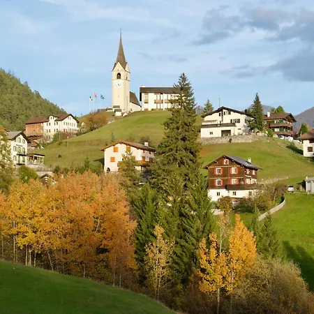 Sonnige Panorama Aussicht Bei Davos Lenzerheide Schmitten (Grisons)